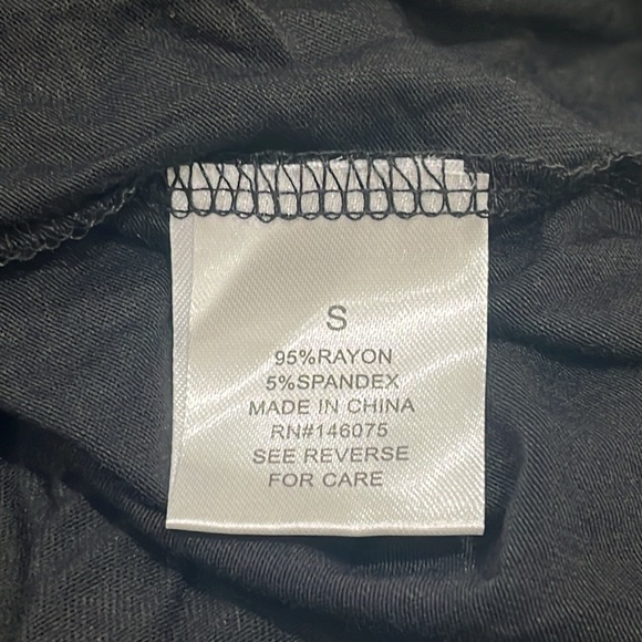 Sweet Romeo Women's Thumbhole Jersey Top Size S in black - Picture 4 of 6